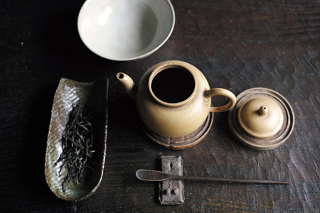茶器と茶葉