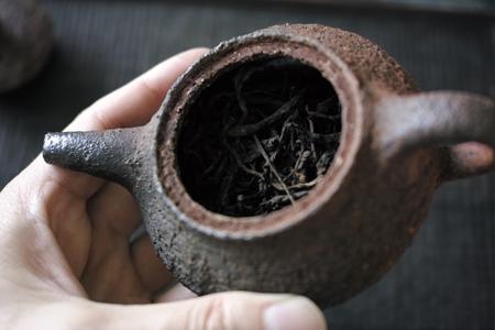 チェコ土の茶壺