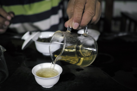 茶湯の色