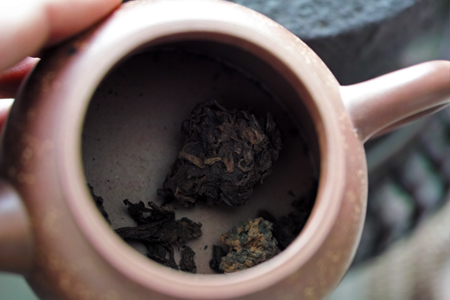 茶葉を熱する