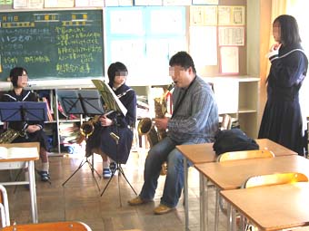 替わりに演奏
