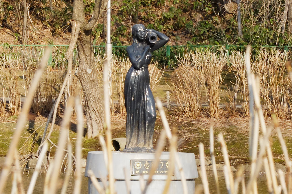 FUJIFILM X20 壺をもつ女