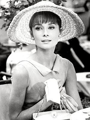 esq-audrey-hepburn-1009-lg-54210388.jpg