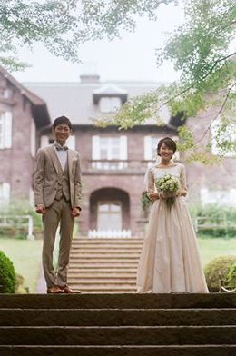 オードリーをテーマにしたweddingドレスと シネマのようなgrey Sのプロデュース