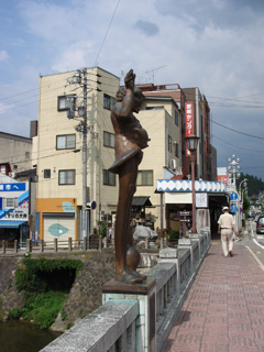 足、ながっ!!
