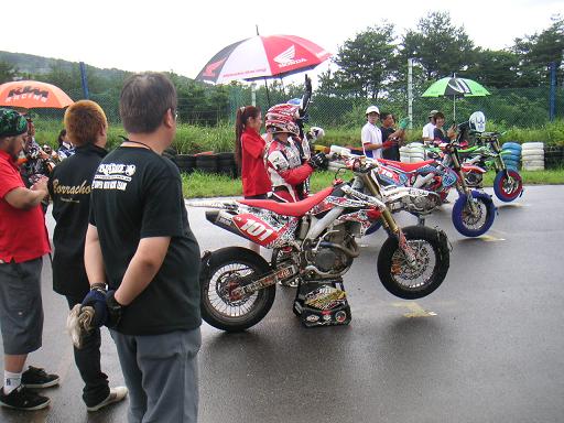 MOTO1-10