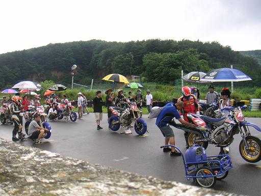 MOTO1-12