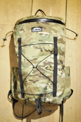 登山用品 ZIMMERBUILT Hybrid Day Pack Ultra White ZIMMERBUILT Hybrid Day Pack Ultra Whiteの通販 by STROLL｜ラクマ