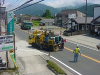 路肩の白線が綺麗に!