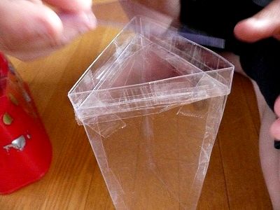 長い三角柱の上につける