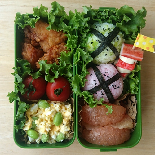 高校生弁当 丸いおにぎり