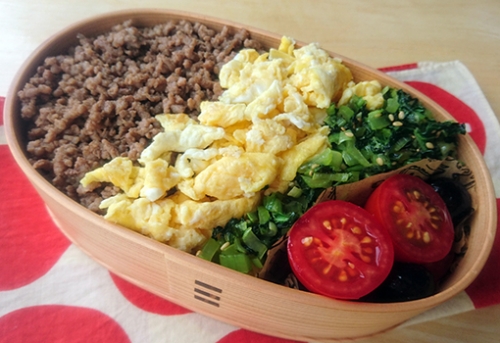 高校生弁当 そぼろ丼