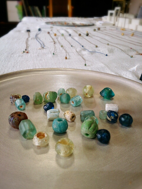 オカベマサノリ古代ビーズアクセサリー展 | 芭蕉の出来事