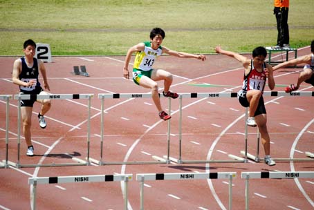 秋田県高等学校総合体育大会陸上競技 何の写真 田舎が見える