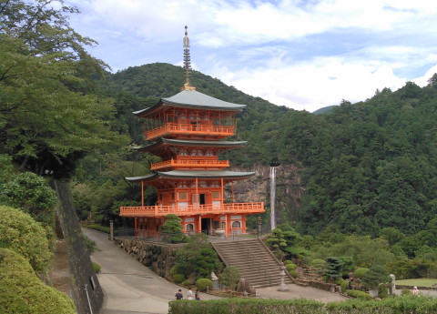 三重塔と那智の滝