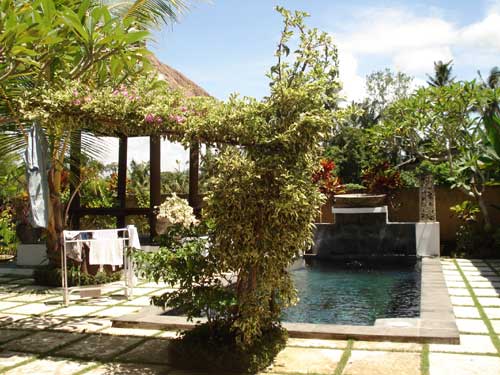 villa bulan indahのプール
