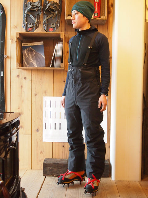 足さばきのしやすさは一級品! – ARC'TERYX Alpha SV Bib 足さばきのしやすさは一級品! – ARC'TERYX Alpha SV Bib