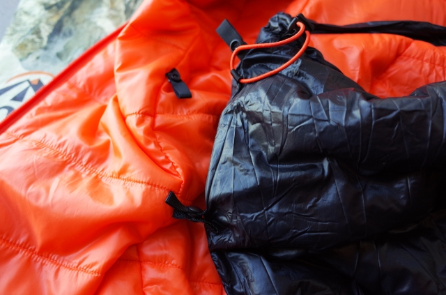 OMMのスリーピングシステム! – Mountain Raid Hood Jacket OMMのスリーピングシステム! – Mountain Raid Hood Jacket