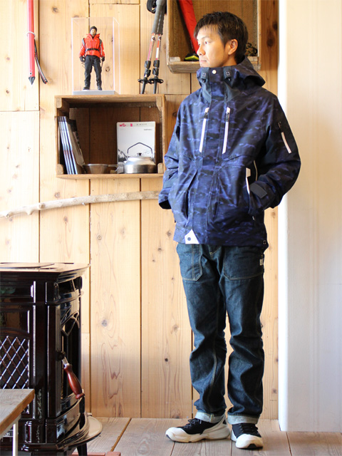 BURTON THIRTEEN(バートン サーティーン)のハードシェル BURTON THIRTEEN(バートン サーティーン)のハードシェル