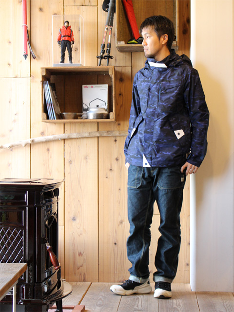 BURTON THIRTEEN（バートン サーティーン）のハードシェル