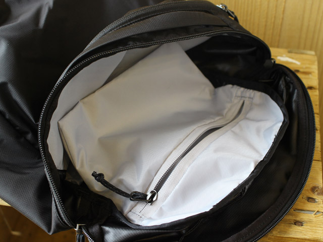 Simple is best. – Arc'teryx 「Index 15 Backpack