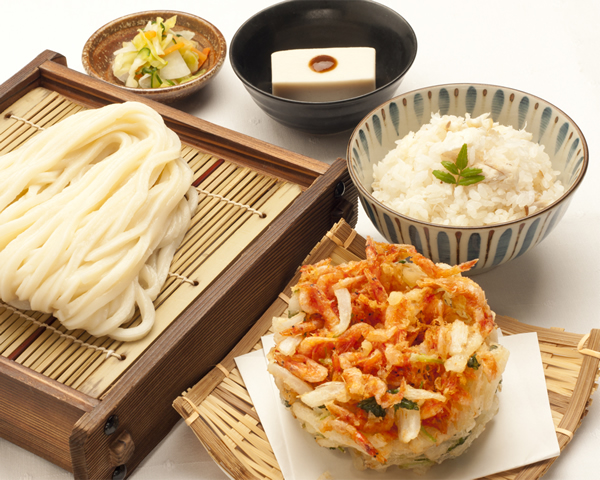春漁解禁 駿河湾産桜海老のかき揚げとせいろうどん