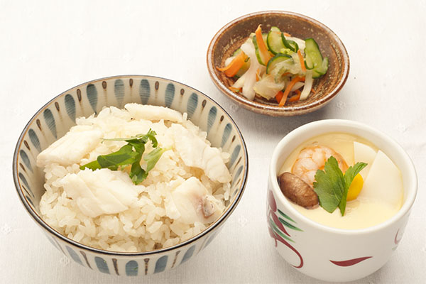 鯛めしと茶碗蒸しの和食セット