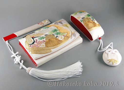 婚礼用 日本刺繍の筥迫&懐剣 つるひめさんの作品 | 筥迫は続く 婚礼用 日本刺繍の筥迫&懐剣 つるひめさんの作品 | 筥迫は続く