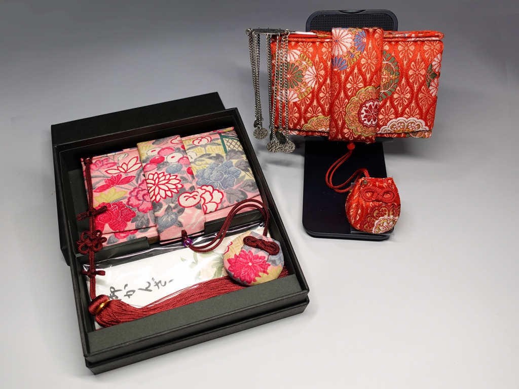 筥迫用保管箱と筥迫スタンド | 筥迫は続くよどこまでも！