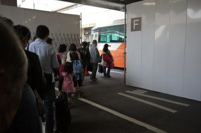 ジェットスター成田空港第二ターミナルからバスで移動画像