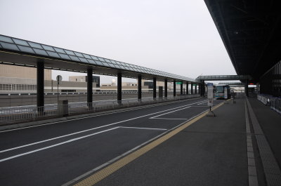 成田空港第二ターミナル道路画像