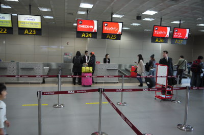 韓国釜山金海空港エアアジアカウンター画像