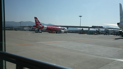 韓国釜山金海空港エアアジア飛行機画像