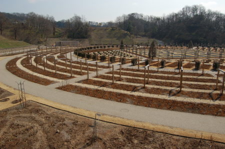 閑散とした花フェスタ記念公園