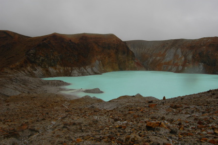 白根山湯釜