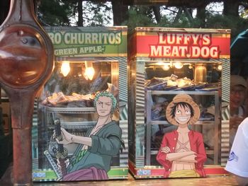 ゾロのチュリトスとルフィの肉ドッグの屋台