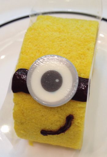 ミニオンズロールケーキ