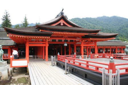 厳島神社正面