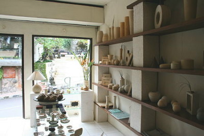 お店の名前は忘れちゃった?モンキーフォレスト通りの坂の途中