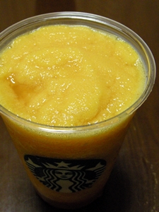 マンゴー パッション フラペチーノ