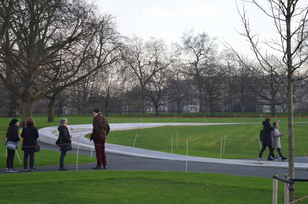 ダイアナ・メモリアル・ファウンテン | 建築とランドスケープ：人と