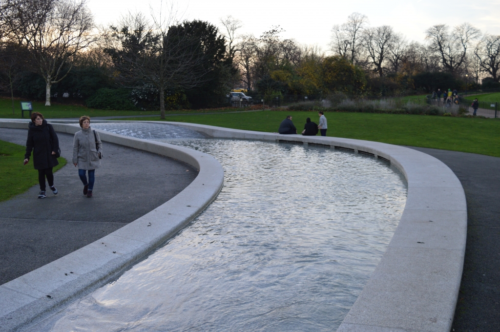 ダイアナ・メモリアル・ファウンテン | 建築とランドスケープ