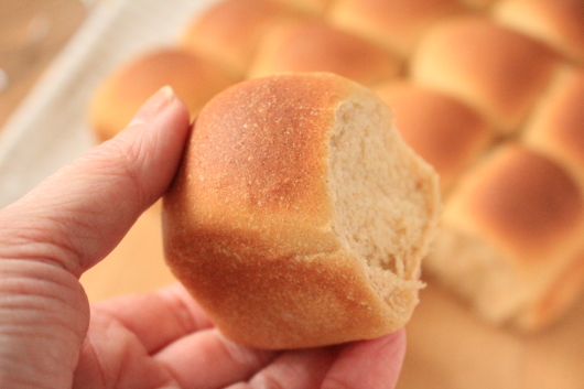きな粉のちぎりパン