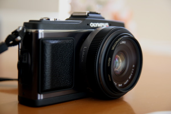 OLYMPUS PEN E-P2
