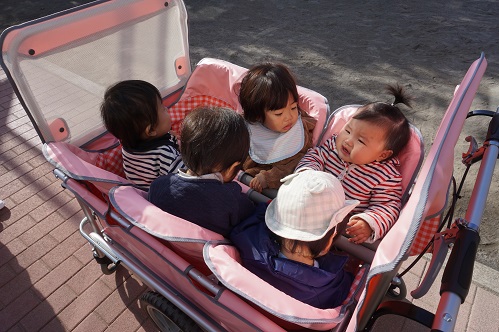 【引き取り限定】保育園 台車 お散歩カート ガーデニング好きにも 可愛い 栃木 お散歩カート 五十畑工業 ミニバス 避難車 スワン 4〜6人乗り 大人数