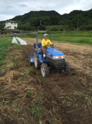 安岡　トラクター