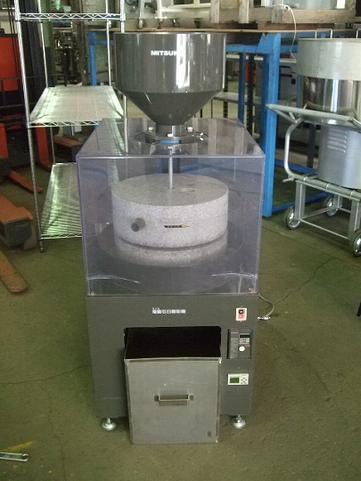石臼製粉機