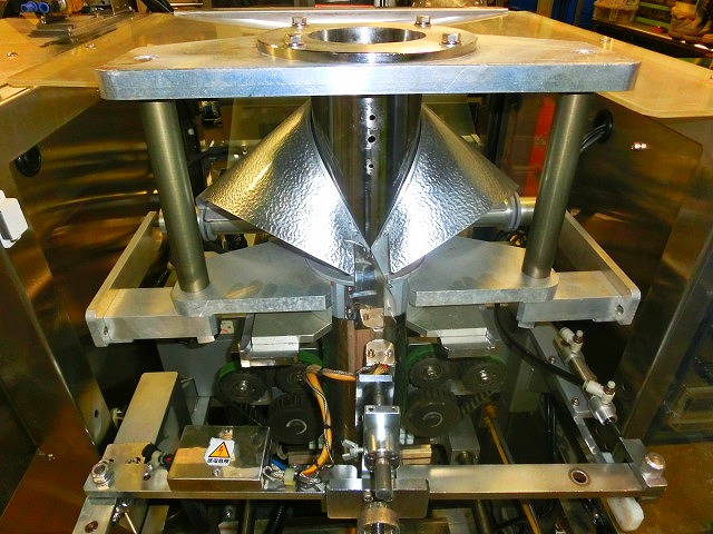 逆ピロー包装機(ボックスモーション) 川島製作所 KBF-7511F(中古機械