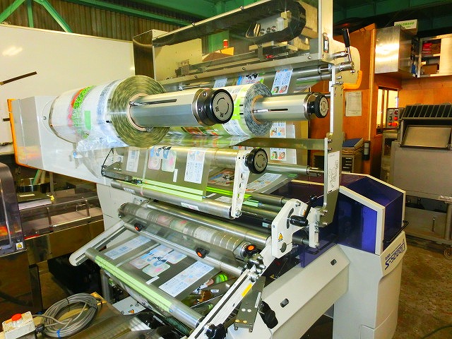 大森機械工業(株) 高速横ピロー自動包装機 S-5000A-BX / 2011年製