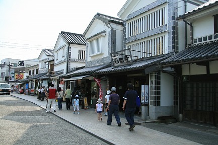 白壁がきれいです。